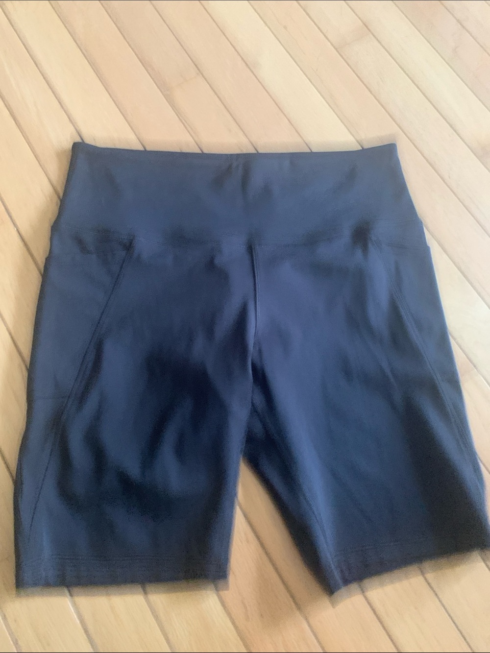 HYBA BIKE SHORTS SIZE LARGE